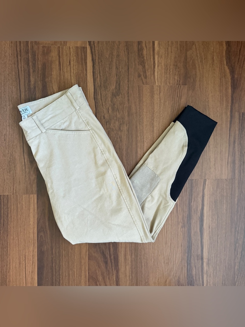 Women’s Size 28R Tan Dover Knee Patch Horseback Riding Breeches. Good Condition.